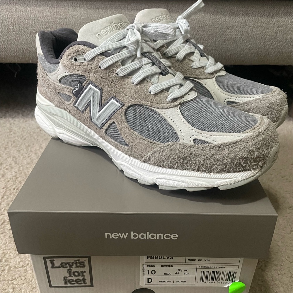 ❌ SOLD ❌ New Balance 990v3 x Levi’s collab in Elephant Skin colorway